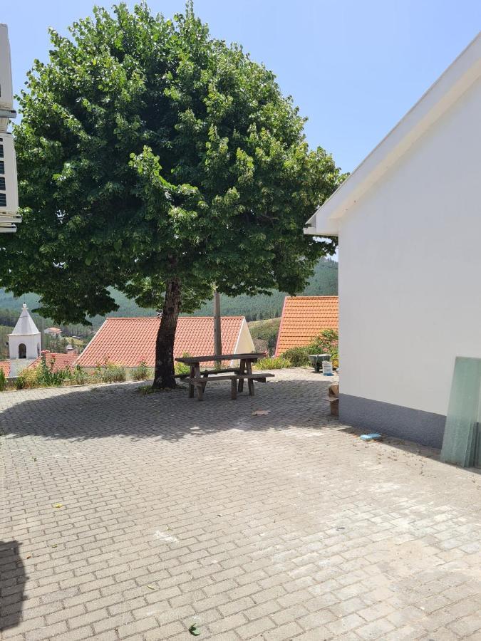 فيلا Casas Da Escola - "A Escola" - Meas بامبيلهوسا دا سيرا المظهر الخارجي الصورة